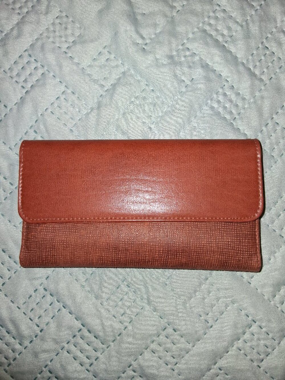 NWT! Mundi Leather Wallet